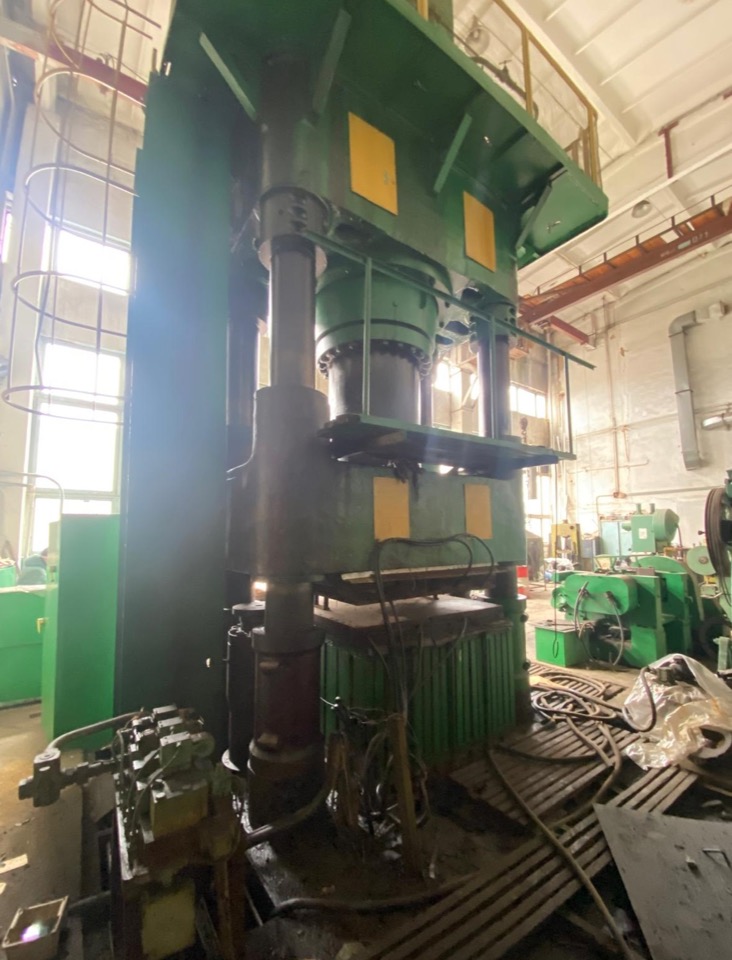 2000 ton Hydraulic Press Dnepropress D2243 – photo 6